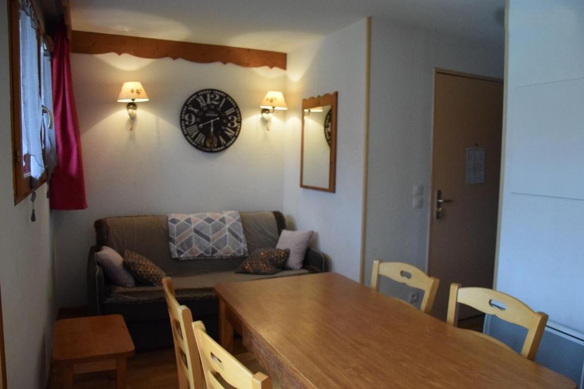 Les Petits Eterlous: Cozy Alpine Apartment with Private Parking Puy-Saint-Vincent Exterior photo