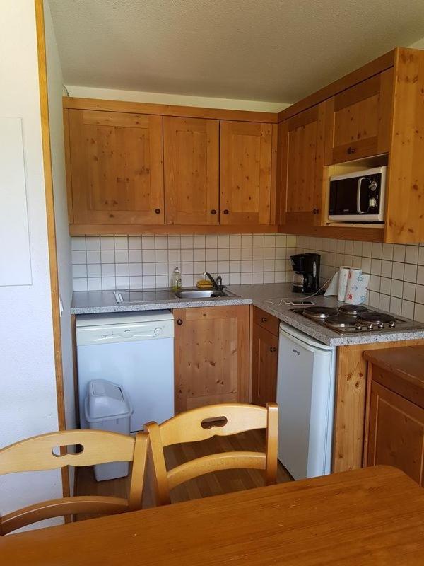 Les Petits Eterlous: Cozy Alpine Apartment with Private Parking Puy-Saint-Vincent Exterior photo