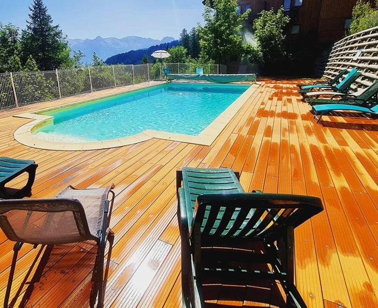 Les Petits Eterlous: Cozy Alpine Apartment with Private Parking Puy-Saint-Vincent Exterior photo